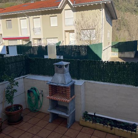 Casa En La Montana Con Piscina De Temporada Arredondo Exterior foto