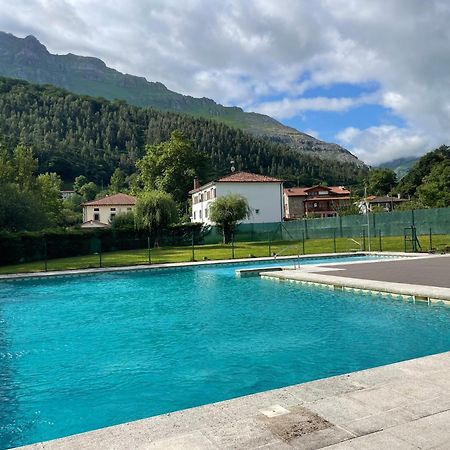 Casa En La Montana Con Piscina De Temporada Arredondo Exterior foto