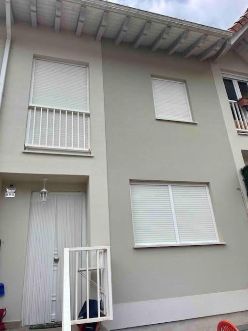 Casa En La Montana Con Piscina De Temporada Arredondo Exterior foto