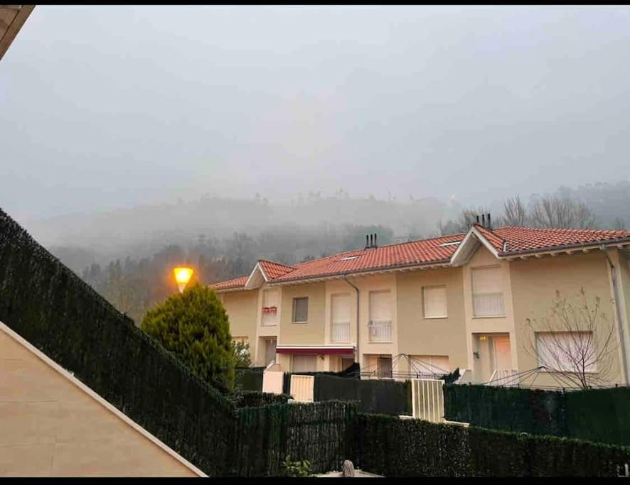 Casa En La Montana Con Piscina De Temporada Arredondo Exterior foto