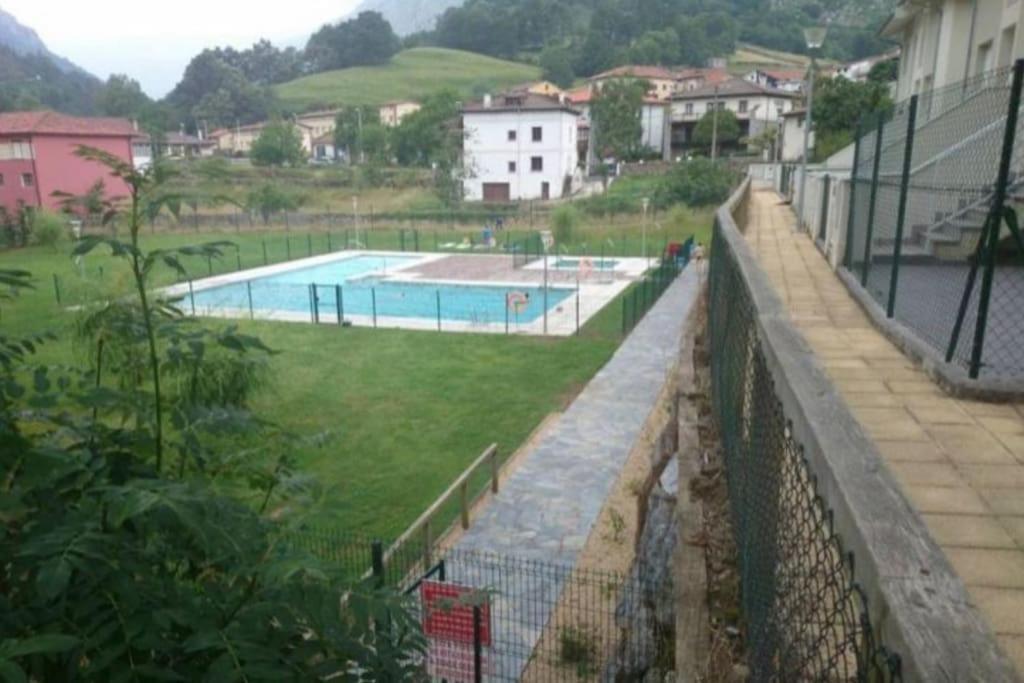 Casa En La Montana Con Piscina De Temporada Arredondo Exterior foto