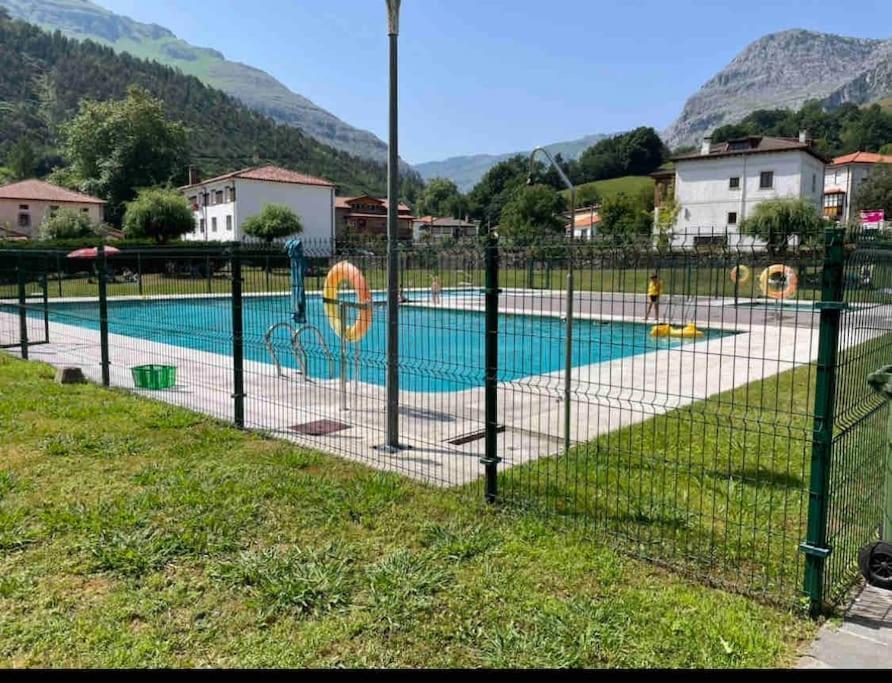 Casa En La Montana Con Piscina De Temporada Arredondo Exterior foto