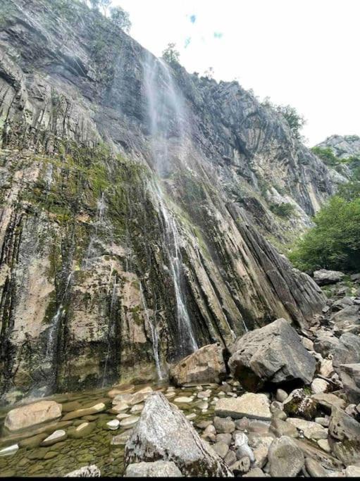 Casa En La Montana Con Piscina De Temporada Arredondo Exterior foto