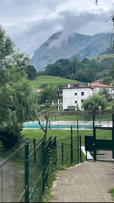 Casa En La Montana Con Piscina De Temporada Arredondo Exterior foto