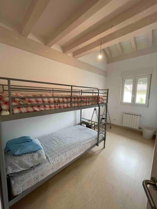 Casa En La Montana Con Piscina De Temporada Arredondo Exterior foto