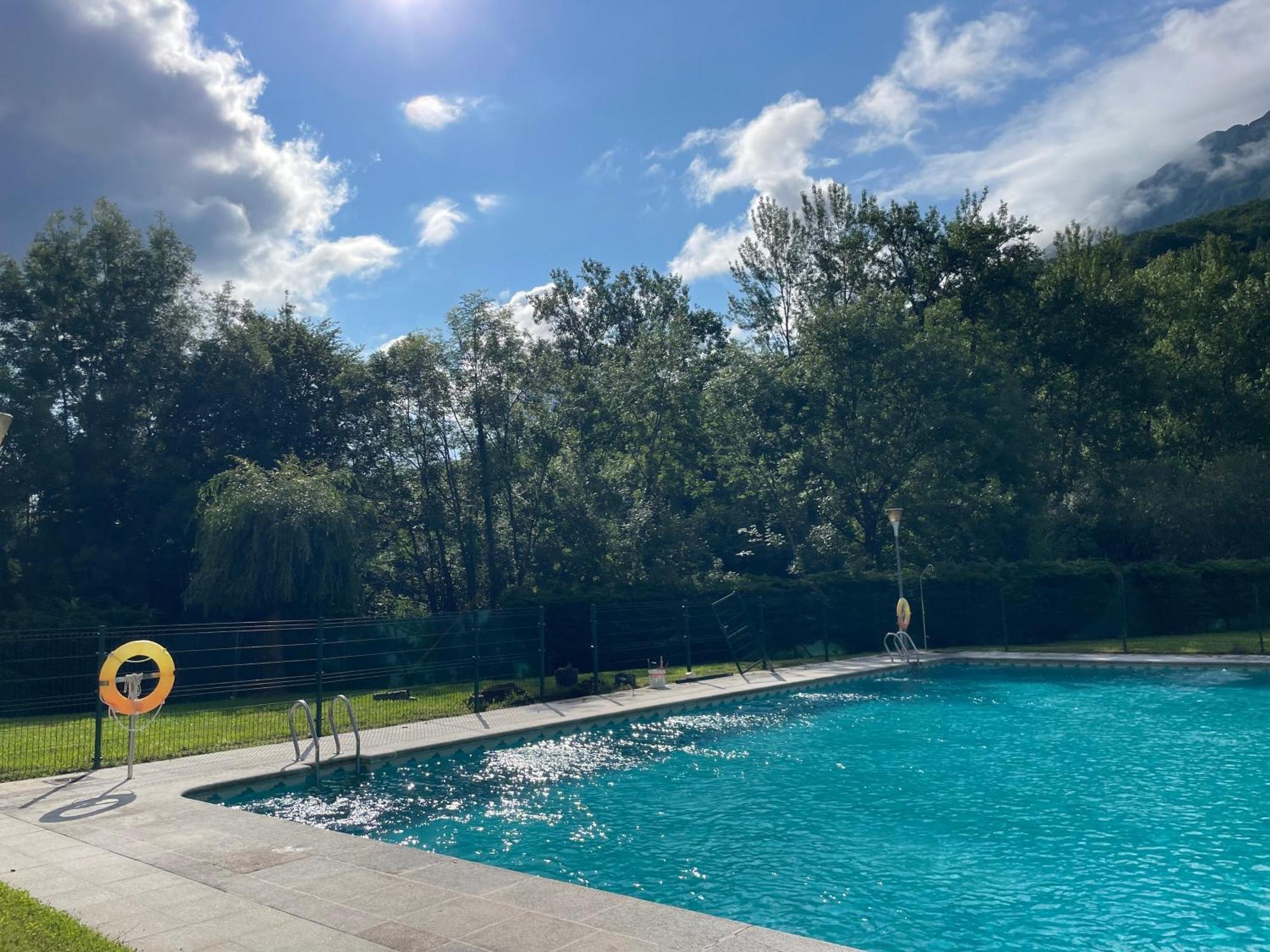Casa En La Montana Con Piscina De Temporada Arredondo Exterior foto